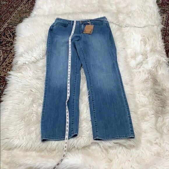 NWT COLDWATER CREEK CLASSIC FIT JEANS SIZE… - Picture 8 of 9
